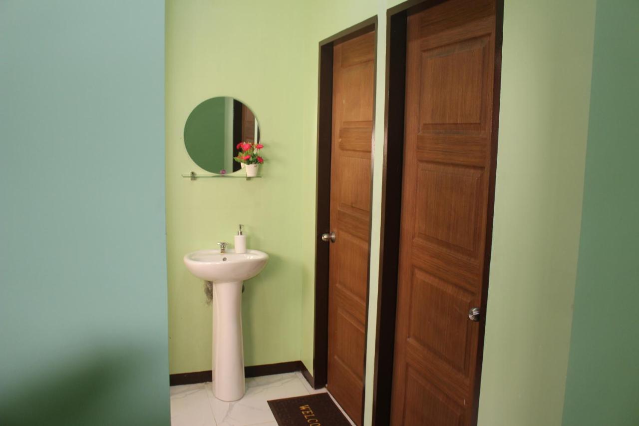 Filcan Hostel/Backpackers Coron Exterior photo